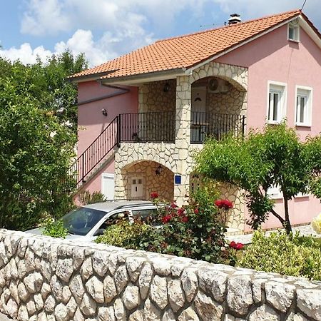 Apartments Roses Dobrinj Екстериор снимка