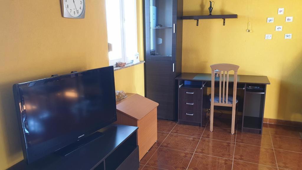 Apartments Roses Dobrinj Екстериор снимка