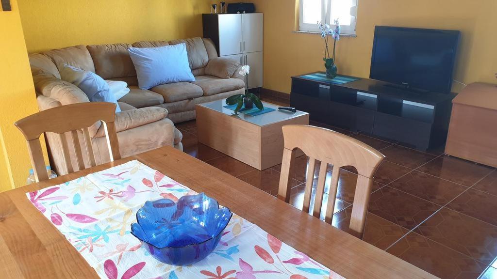 Apartments Roses Dobrinj Екстериор снимка