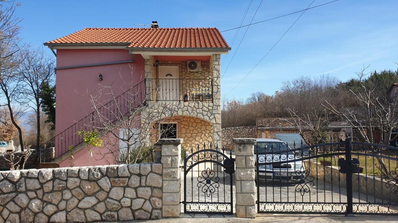 Apartments Roses Dobrinj Екстериор снимка